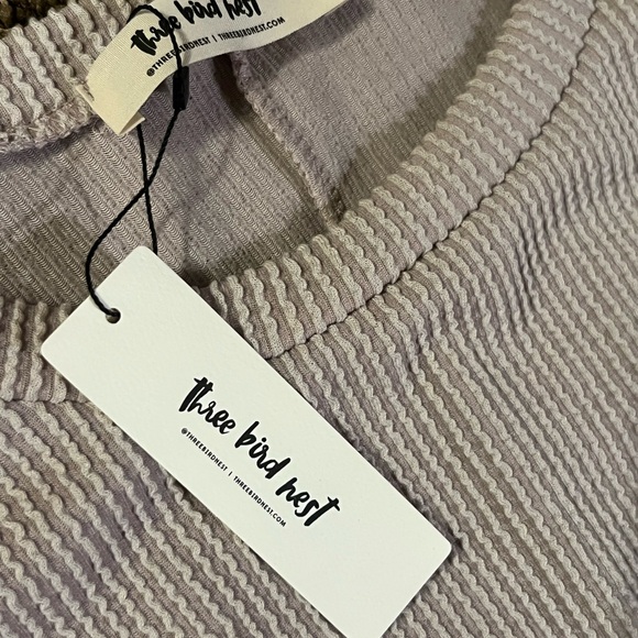 Three Bird Nest Moon Glow Ribbed Gray/Cream Women's Top - Picture 2 of 3